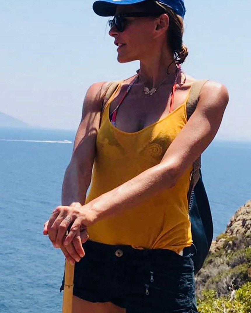 Η Τζένη Μπαλατσινού συνάντησε πάλι την κατσίκα που διέσωσε πρόσφατα [εικόνες] | iefimerida.gr 2