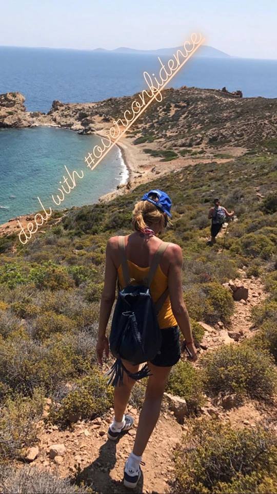 Η Τζένη Μπαλατσινού συνάντησε πάλι την κατσίκα που διέσωσε πρόσφατα [εικόνες] | iefimerida.gr 3