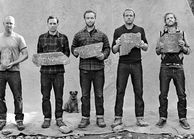 Ξαναφορεμένα τζιν -Τα παντελόνια αυτής της εταιρείας πριν πωληθούν φοριούνται επί 6 μήνες από υπαλλήλους της [εικόνες] | iefimerida.gr 0