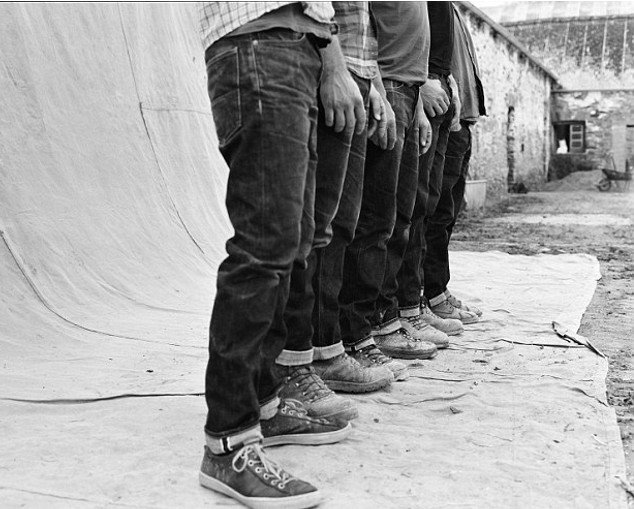 Ξαναφορεμένα τζιν -Τα παντελόνια αυτής της εταιρείας πριν πωληθούν φοριούνται επί 6 μήνες από υπαλλήλους της [εικόνες] | iefimerida.gr 1