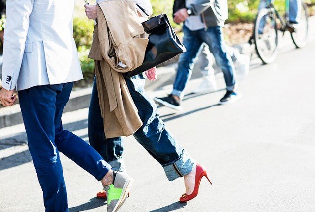 Ετσι πρέπει να φορέσεις το τζιν σου φέτος για να είσαι στη μόδα -Μια πανεύκολη αλλαγή [εικόνες] | iefimerida.gr 2