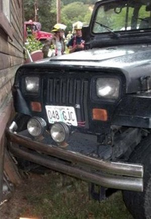 Μπόμπιρας 3 ετών φόρεσε την πάνα του, μπήκε στο τζιπ του πατέρα του, το τράκαρε και πήγε να δει παιδικά! [εικόνα] | iefimerida.gr 0