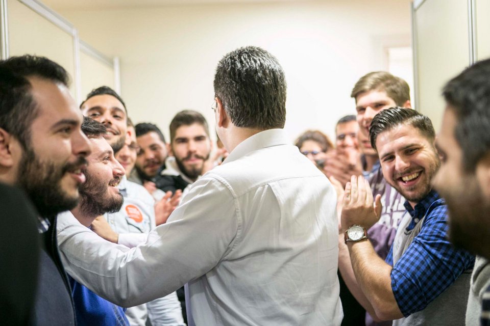  Ο Τζιτζικώστας συνάντησε τους εθελοντές της καμπάνιας του [εικόνες]  | iefimerida.gr 2