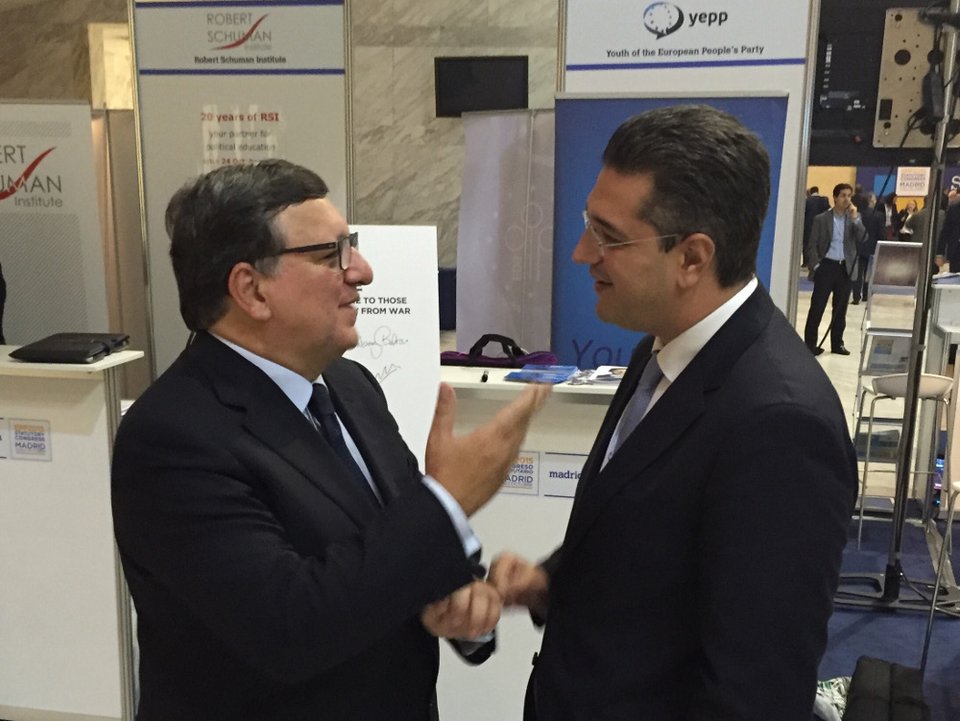 Τζιτζικώστας στη Μαδρίτη: Τα χαμόγελα και τα τετ α τετ με Μπαρόζο - Αβραμόπουλο [εικόνες] | iefimerida.gr 1