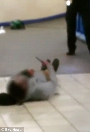 Τρομοκρατική ενέργεια η χθεσινή επίθεση στο μετρό του Λονδίνου -«Μοναχικός λύκος» ο δράστης [εικόνες] | iefimerida.gr 0