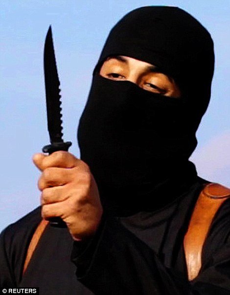 Αυτός είναι ο Τζιχάντι Τζον - Στη δημοσιότητα οι πιο πρόσφατες φωτογραφίες του επικίνδυνου τζιχαντιστή [εικόνες] | iefimerida.gr 1