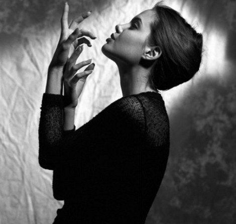 Στο φως η αισθησιακή φωτογράφιση με εσώρουχα της Τζολί στα 16 της [εικόνες] | iefimerida.gr 2