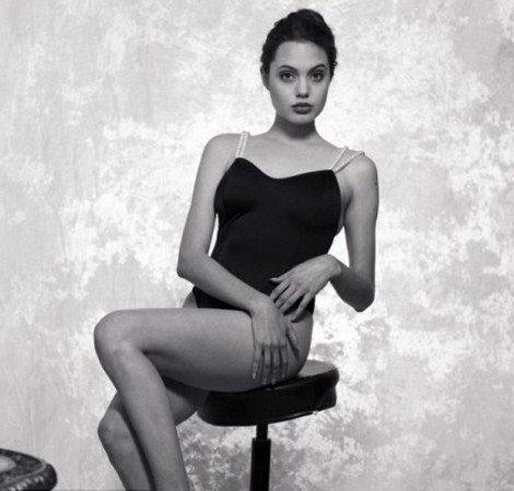 Στο φως η αισθησιακή φωτογράφιση με εσώρουχα της Τζολί στα 16 της [εικόνες] | iefimerida.gr 6