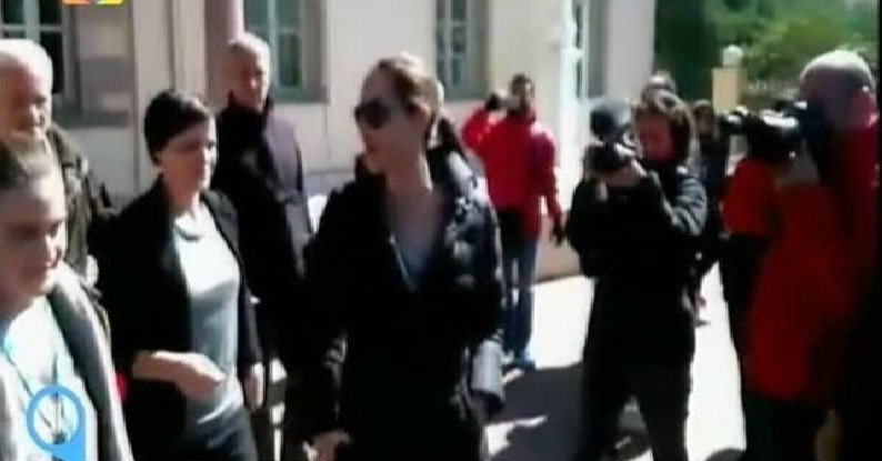 Στη Λέσβο η Τζολί: Το καλοκαίρι θα έρθω με τα παιδιά μου [εικόνες & βίντεο] | iefimerida.gr 5