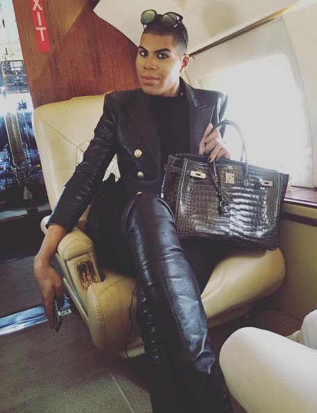 Ο 24χρονος γιος του Μάτζικ Τζόνσον με μίνι, καυτά σορτς και ψηλοτάκουνα [εικόνες] | iefimerida.gr 3