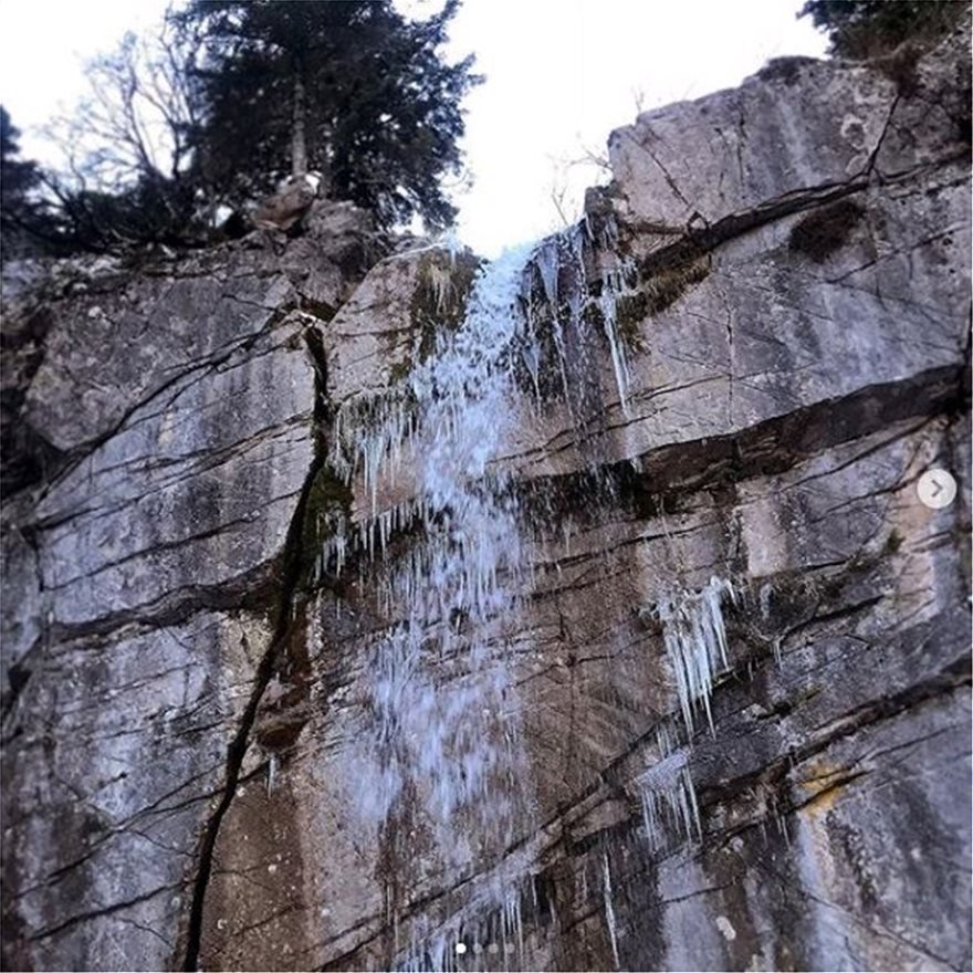 Με τους παγωμένους καταρράκτες στα Τζουμέρκα ευχήθηκε «καλή χρονιά» ο Αλέξης Τσίπρας [εικόνες] | iefimerida.gr 1