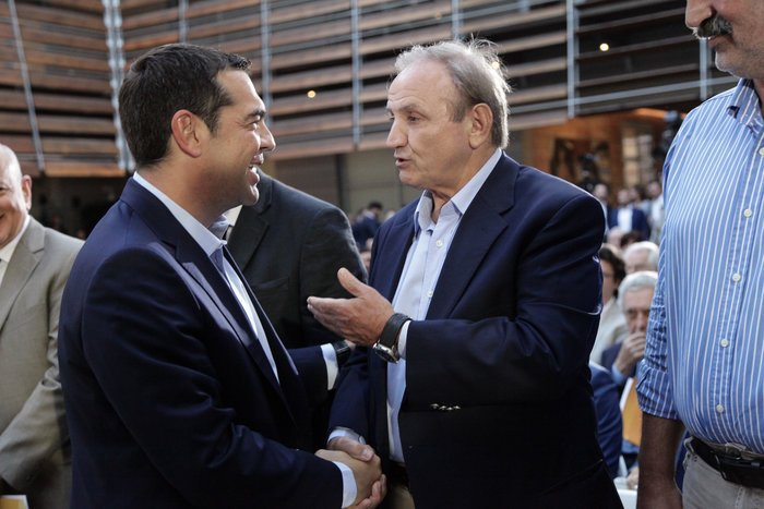 Πρώτος-πρώτος ο Τζουμάκας στη φιέστα Τσίπρα για την δημόσια διοίκηση [εικόνες] | iefimerida.gr 0