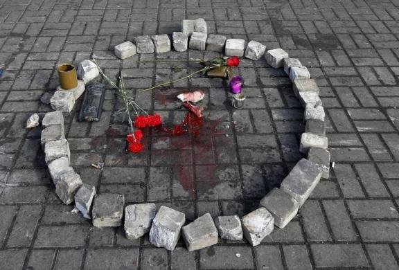 Ο Γιανουκόβιτς υπογράφει συμφωνία, το πλήθος φωνάζει «Παραιτήσου!» | iefimerida.gr 1