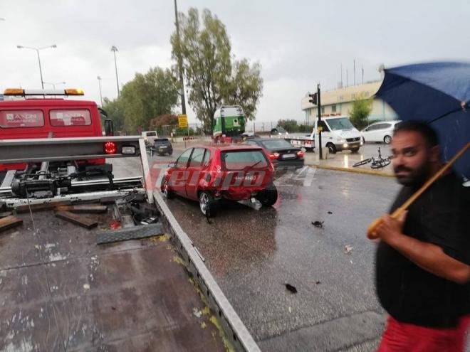 Πάτρα: Διπλή καραμπόλα με 6 οχήματα λόγω κακοκαιρίας [εικόνες & βίντεο] | iefimerida.gr 5
