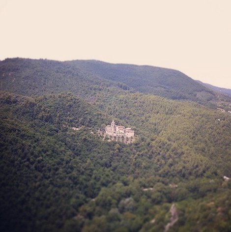 Το πιο γοητευτικό μέρος του κόσμου βρίσκεται στη Μεσόγειο -Μια παραμυθένια καστροπολιτεία περιτριγυρισμένη από καταρράκτες [εικόνες]  | iefimerida.gr 4