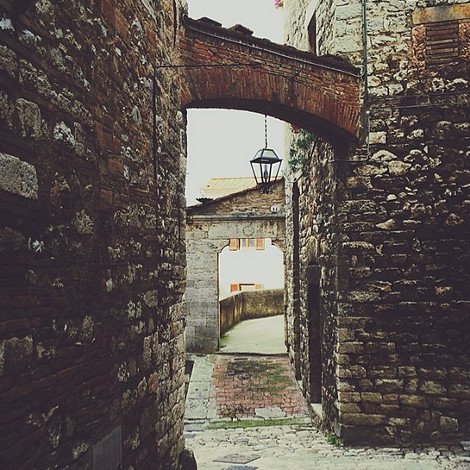 Το πιο γοητευτικό μέρος του κόσμου βρίσκεται στη Μεσόγειο -Μια παραμυθένια καστροπολιτεία περιτριγυρισμένη από καταρράκτες [εικόνες]  | iefimerida.gr 6