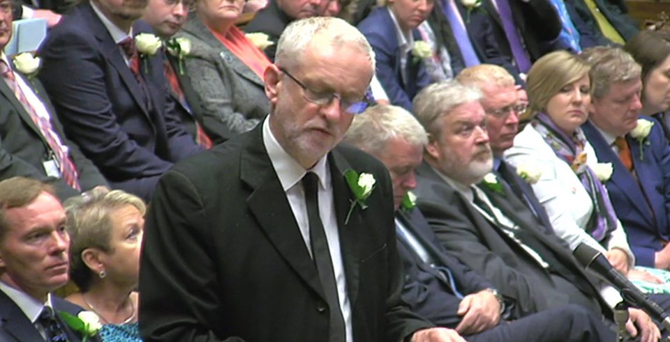 Μήνυμα ενότητας από το Κοινοβούλιο της Βρετανίας -Στην εκδήλωση μνήμης για την Τζο Κοξ [εικόνες] | iefimerida.gr 0