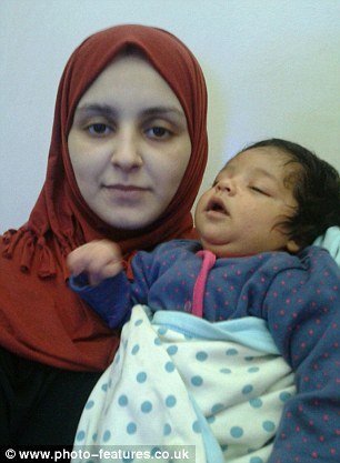 Βρετανίδα βρήκε ξανά την κόρη της μετά από 24 χρόνια -Απήχθη ενώ ζούσαν στην Ελλάδα [εικόνες] | iefimerida.gr 5