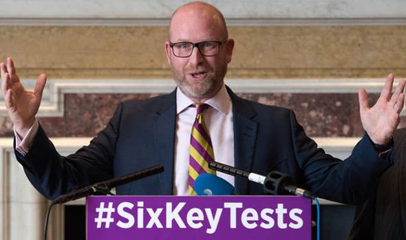 Βρετανία: Παραιτήθηκε ο αρχηγός του UKIP Πολ Νάταλ -Δεν έβγαλαν ούτε έναν βουλευτή | iefimerida.gr 1