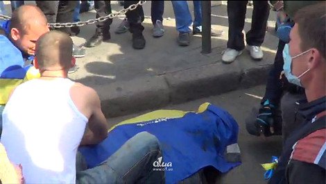 Στις φλόγες και η Οδησσός: Βίντεο μέσα από το κτίριο όπου βρήκαν φρικτό θάνατο από εμπρησμό 38 άνθρωποι | iefimerida.gr 6