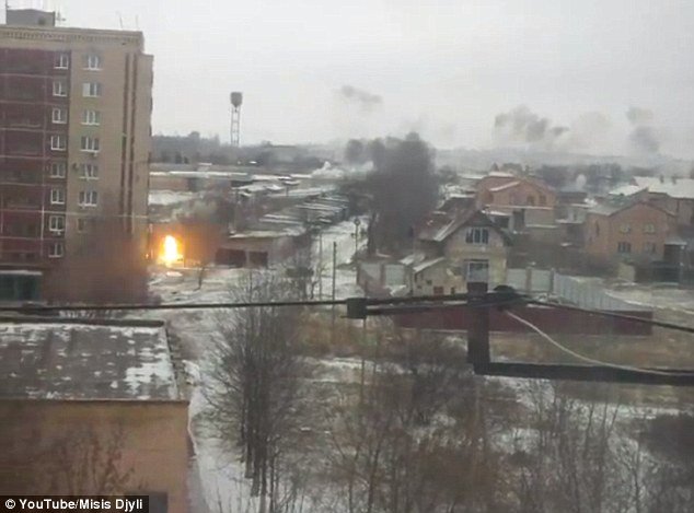 Σοκαριστικές εικόνες από βομβαρδισμό στην Ουκρανία: Ο πύραυλος και οι νεκροί στους πάγους [εικόνες & βίντεο] | iefimerida.gr 3