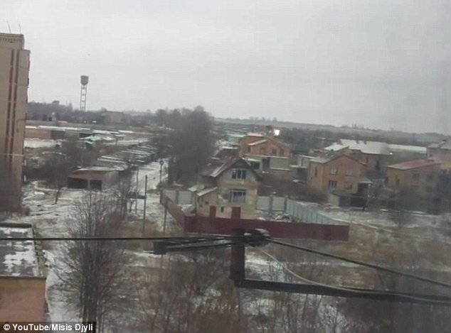 Σοκαριστικές εικόνες από βομβαρδισμό στην Ουκρανία: Ο πύραυλος και οι νεκροί στους πάγους [εικόνες & βίντεο] | iefimerida.gr 4