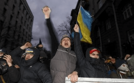 Σε γενική απεργία καλούν στην Ουκρανία - 100.000 διαδήλωσαν στο κέντρο του Κιέβου υπέρ της προσέγγισης με την Ε.Ε. [εικόνες] | iefimerida.gr 1