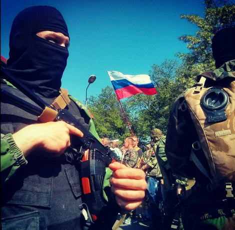 Εκλογές με πολυβόλα στην Ουκρανία: Τεθωρακισμένα στους δρόμους και ένοπλοι στα εκλογικά τμήματα [εικόνες] | iefimerida.gr 0