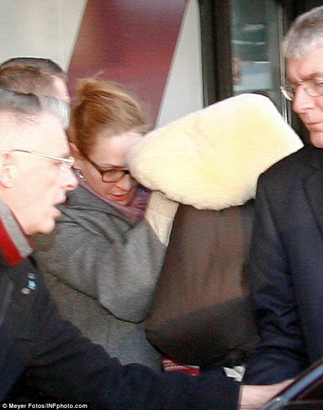 Αγνώριστη χωρίς μακιγιάζ η Ούμα Θέρμαν -Δεν φοβάται να τσαλακωθεί [εικόνες] | iefimerida.gr 2