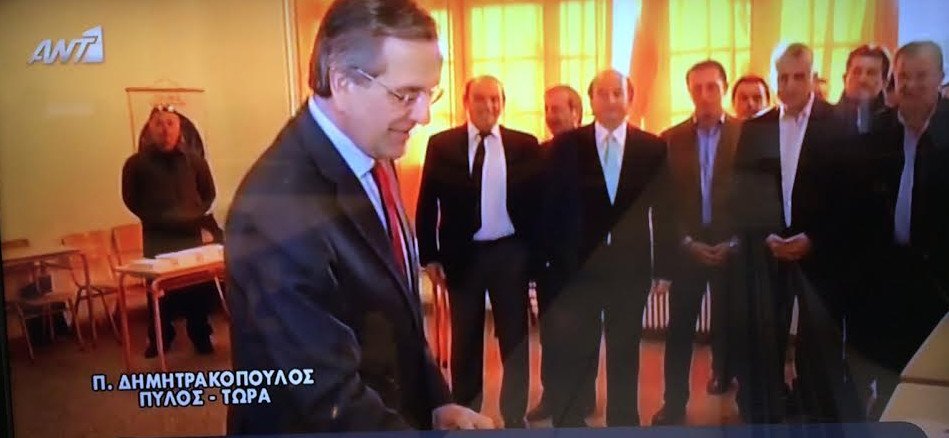 Ψήφισε και ο Αντώνης Σαμαράς -Η ταυτότητα που ξέχασε και το ραβασάκι του πολίτη [εικόνες] | iefimerida.gr 1