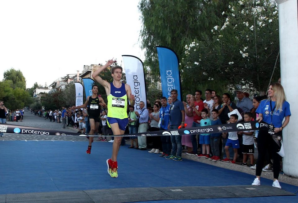 Κέρδισε τις εντυπώσεις και τον... κόσμο το 1ο ACROPOLIS NIGHT RUN [εικόνες] | iefimerida.gr 0