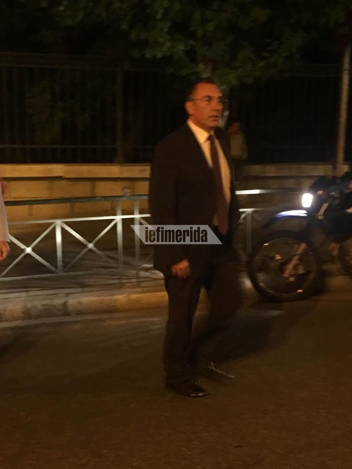 Τα καλά τους έβαλαν οι βουλευτίνες του ΣΥΡΙΖΑ -Ποτό, αντάρτικα και γέλια στο μπαλκόνι του Μαξίμου [εικόνες] | iefimerida.gr 13