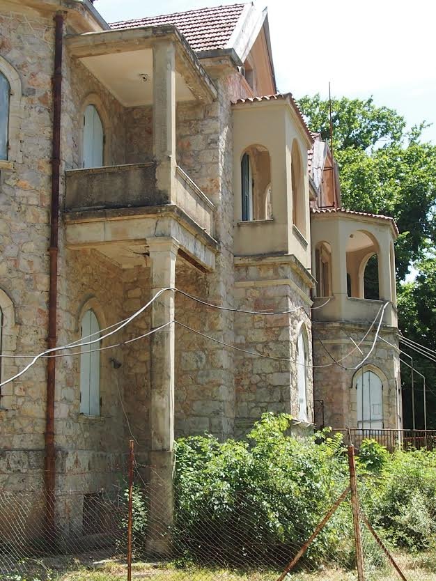 Αγωνία για το υπέροχο κτήμα Τατοΐου: Ο σύλλογος φίλων σχολιάζει την επίσκεψη του αναπληρωτή υπουργού [εικόνες] | iefimerida.gr 0