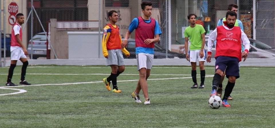 «Γεννήθηκε» η ποδοσφαιρική ομάδα «Αθλητική Ελπίδα Προσφύγων» | iefimerida.gr 2