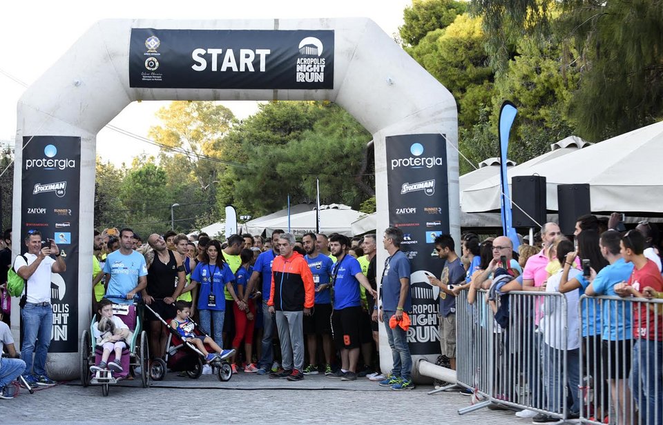 Κέρδισε τις εντυπώσεις και τον... κόσμο το 1ο ACROPOLIS NIGHT RUN [εικόνες] | iefimerida.gr 2