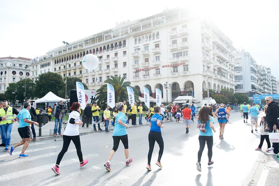 Τρέχουμε με το Φυσικό Μεταλλικό Νερό ΑΥΡΑ, στις μεγάλες δρομικές διοργανώσεις του Οκτωβρίου | iefimerida.gr 3