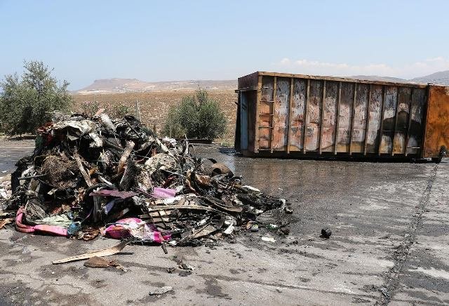 Φωτιά σε εργοστάσιο ανακύκλωσης στο Ηράκλειο [εικόνες] | iefimerida.gr 0