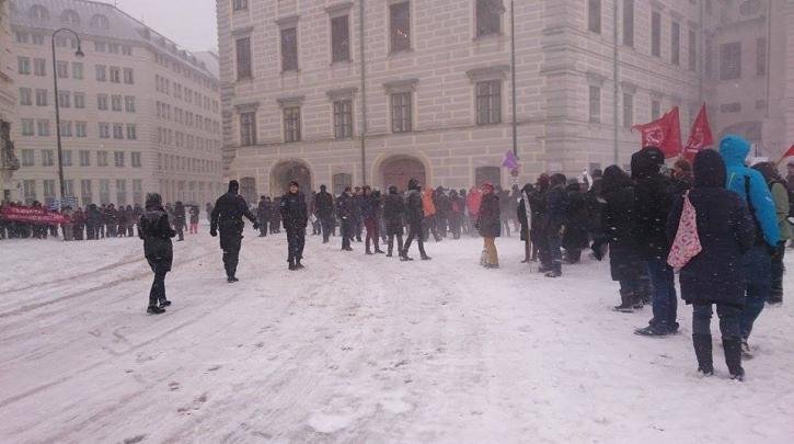 Χιονιάς και θερμή υποδοχή για τον Αλέξη Τσίπρα στη Βιέννη [εικόνες] | iefimerida.gr 9