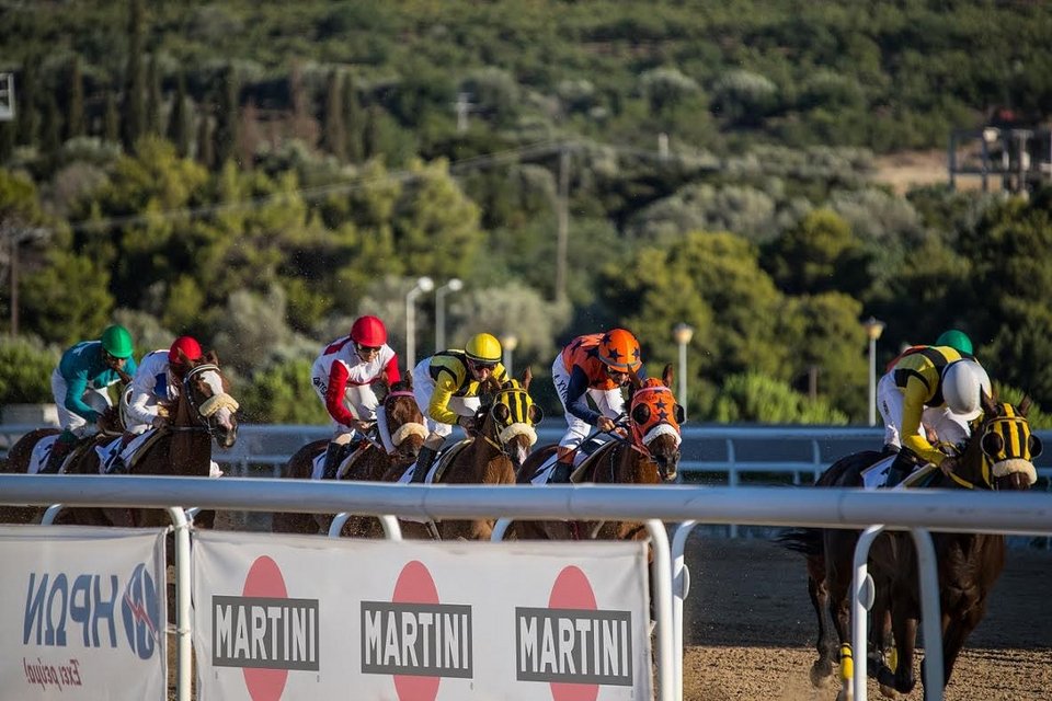 Λάμψη και θέαμα στο 71ο Ελληνικό Ντέρμπι ΟΠΑΠ: Παρουσία 6.000 θεατών η μεγάλη γιορτή [εικόνες] | iefimerida.gr 10