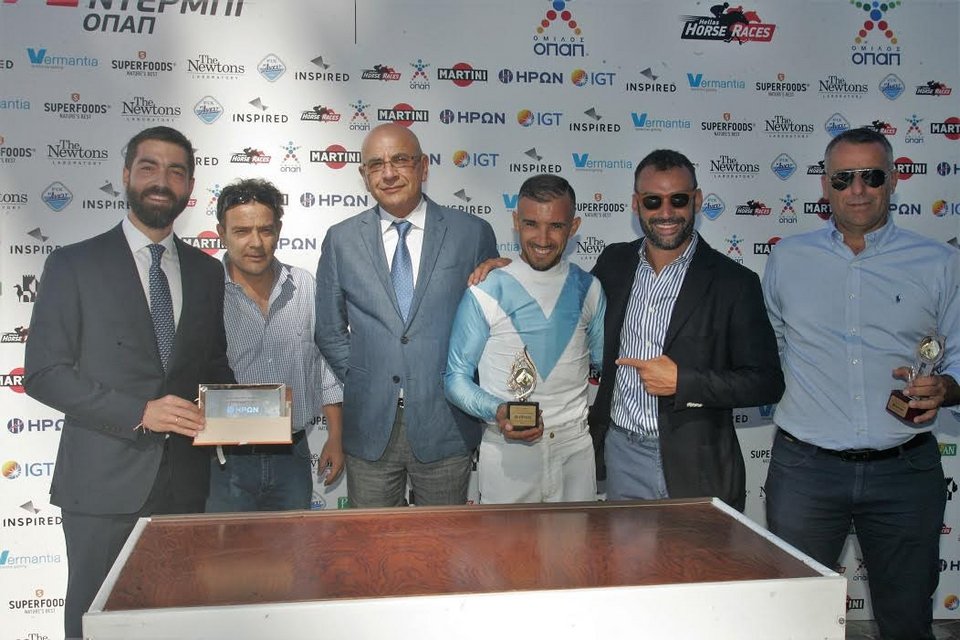 Λάμψη και θέαμα στο 71ο Ελληνικό Ντέρμπι ΟΠΑΠ: Παρουσία 6.000 θεατών η μεγάλη γιορτή [εικόνες] | iefimerida.gr 11