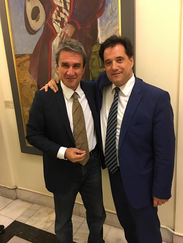 Αγκαλιές Αδωνι με Λοβέρδο – «Πού είναι ο αγαπημένος μου υπουργός;» του φώναξε ο Γεωργιάδης [εικόνα] | iefimerida.gr 0