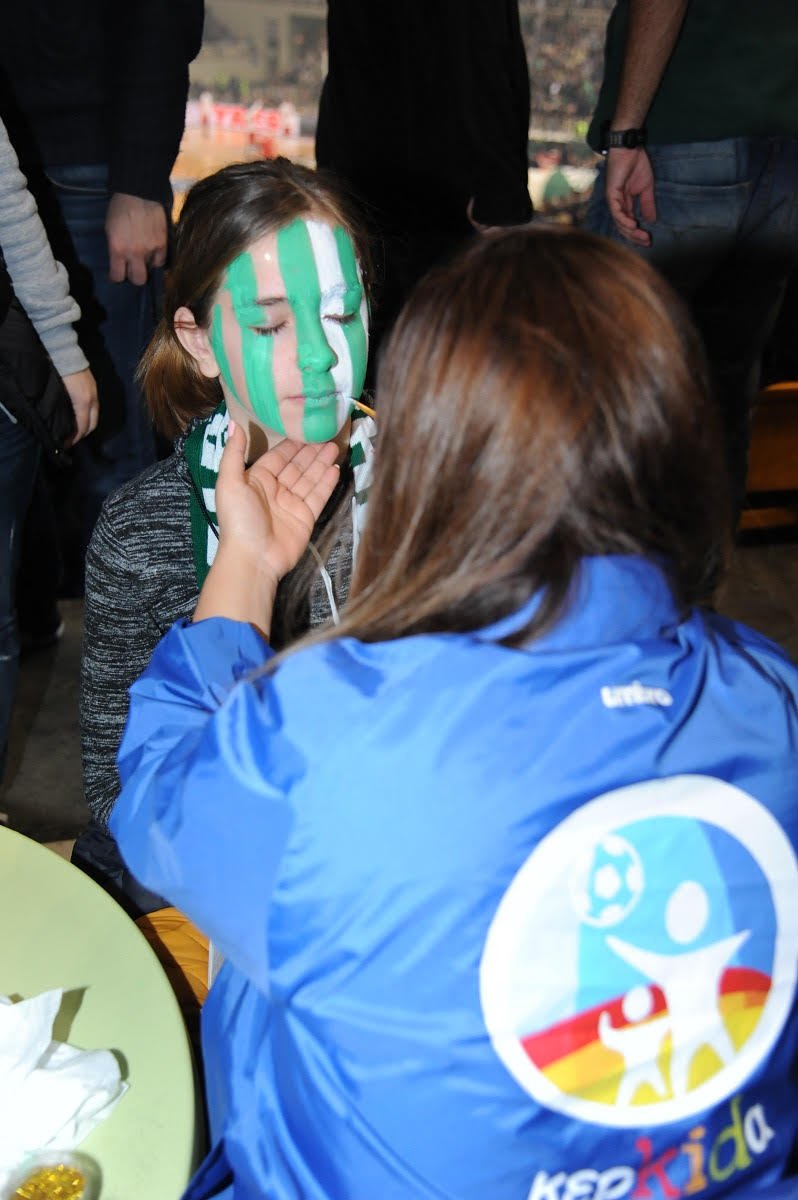 Η πιο δυνατή κερκίδα στο ντέρμπι των «αιωνίων»- Έκλεψε τις εντυπώσεις η παιδική Κερκίδα ΟΠΑΠ [εικόνες & βίντεο] | iefimerida.gr 1