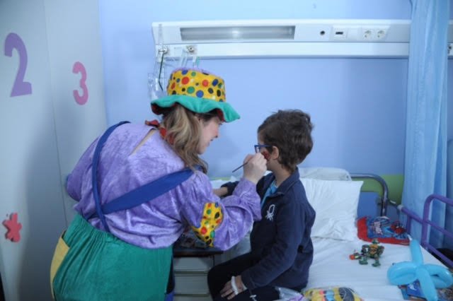 Ο ΟΠΑΠ κοντά στα παιδιά των δύο παιδιατρικών νοσοκομείων – Σημαντικά έργα ανακαίνισης και επίσκεψη-έκπληξη με αποκριάτικο «χρώμα» [εικόνες & βίντεο]  | iefimerida.gr 1