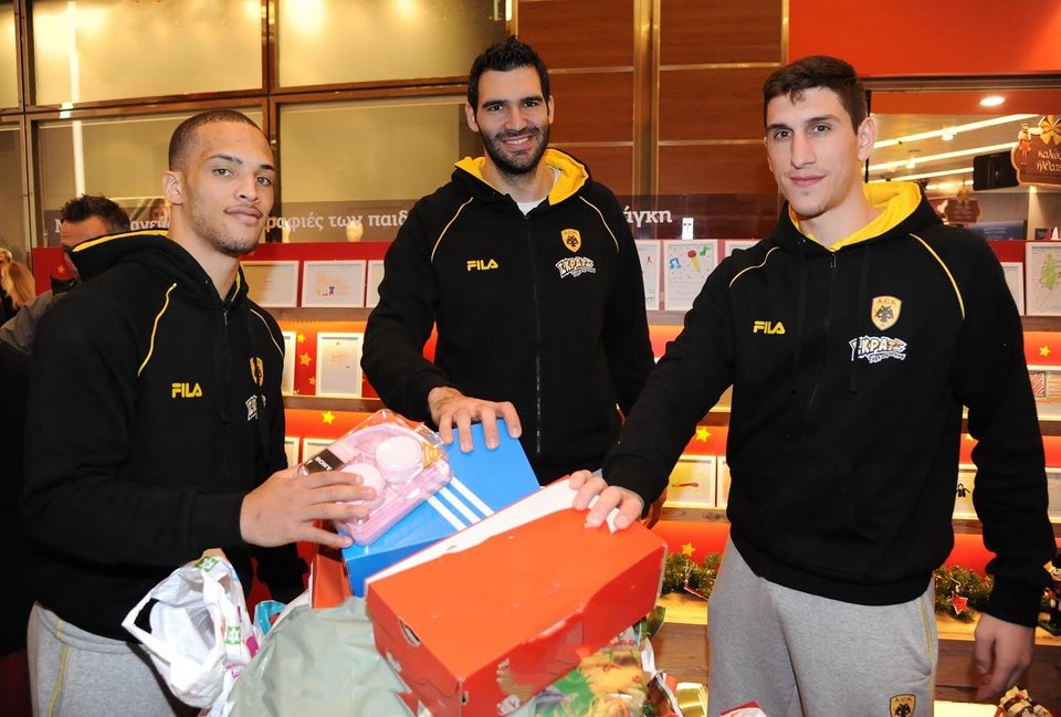 Ευχοστολίδια από την ΑΕΚ [εικόνες & βίντεο] | iefimerida.gr 1