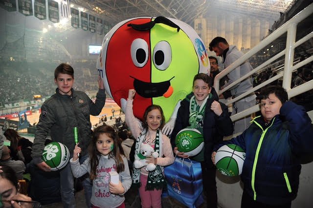 Η πιο δυνατή κερκίδα στο ντέρμπι των «αιωνίων»- Έκλεψε τις εντυπώσεις η παιδική Κερκίδα ΟΠΑΠ [εικόνες & βίντεο] | iefimerida.gr 0