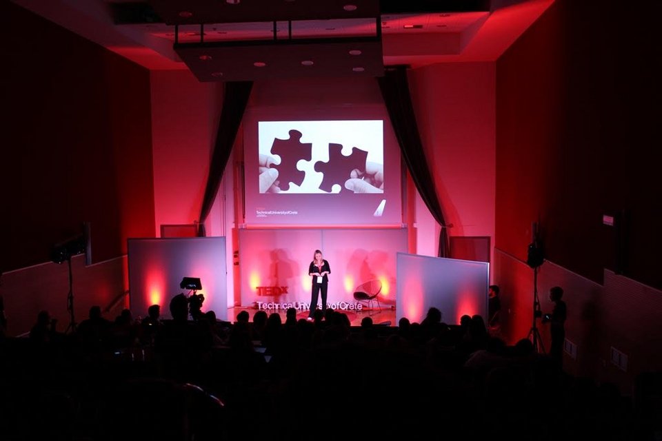 Νεανική καινοτομία και τόλμη αποκάλυψε η διαρροή φωτός του TEDx Technical University of Crete [εικόνες] | iefimerida.gr 0