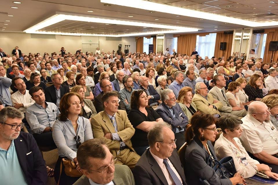 Βενιζέλος: Η γραβάτα είναι η δυτική σαλιάρα [εικόνες & βίντεο] | iefimerida.gr 2