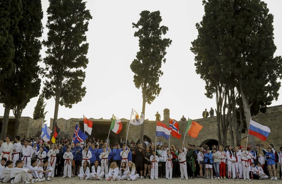 Ρόδος: Ηχηρό μήνυμα ειρήνης στην τελετή έναρξης του 1ου WTF Παγκοσμίου πρωταθλήματος Taekwondo Beach [εικόνες] | iefimerida.gr 0