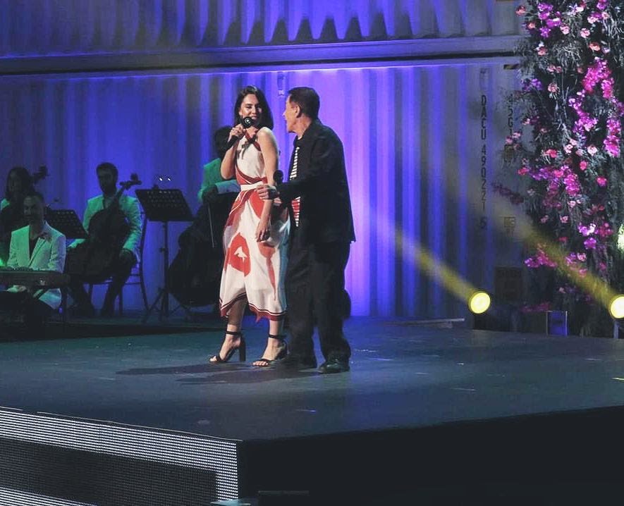 Το πιο αναπάντεχο ντουέτο του Madwalk – Η Ελενα Τσαγκρινού με τον Δάκη μαζί on stage [εικόνες & βίντεο] | iefimerida.gr 1