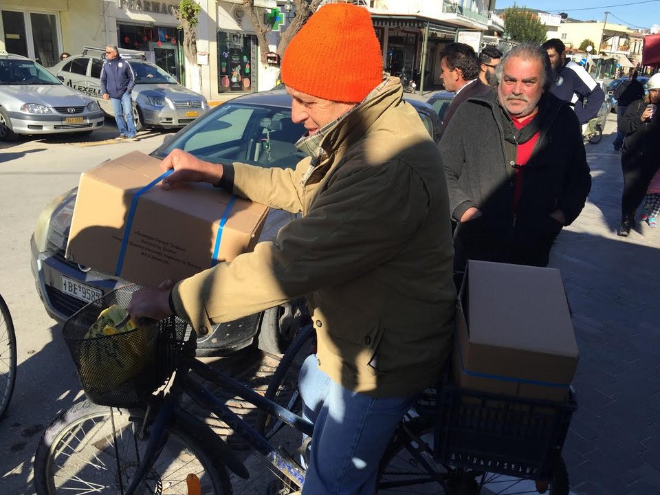 Χριστουγεννιάτικη «Αποστολή» σε 592 οικογένειες στην Κω, στη Λήμνο και στη Λέσβο | iefimerida.gr 3
